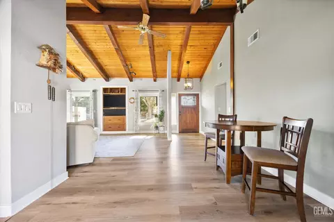 Entry Way - 23461 Cool Haven Ct, Tehachapi, CA 93561 photo 3 of 3