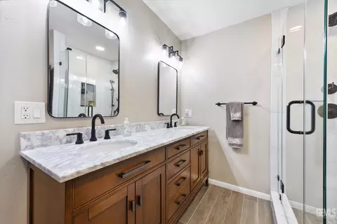 Bath - 23461 Cool Haven Ct, Tehachapi, CA 93561 photo 1 of 3