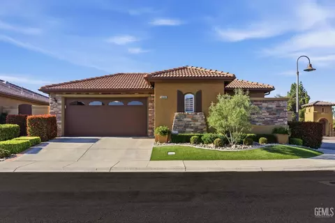 8600 Lago Di Como Ln, Bakersfield, CA 93312