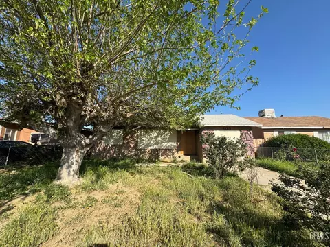 305 Madison St, Bakersfield, CA 93307