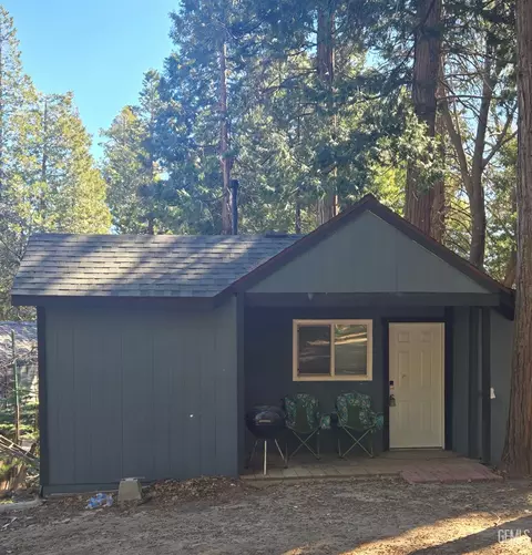 10638 Pine Dr, Wofford Heights, CA 93285