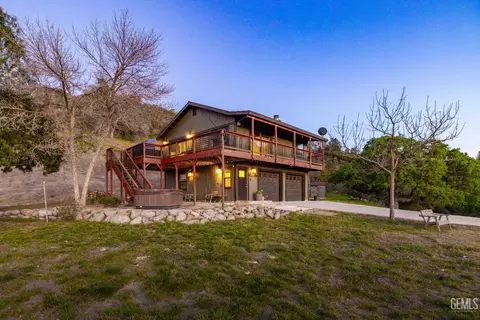 29801 Skyline Dr, Tehachapi, CA 93561