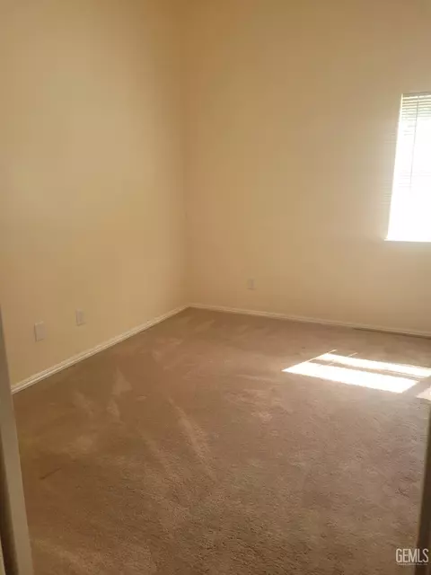 6907 Rush Point Ct, Bakersfield, CA 93313 photo 4