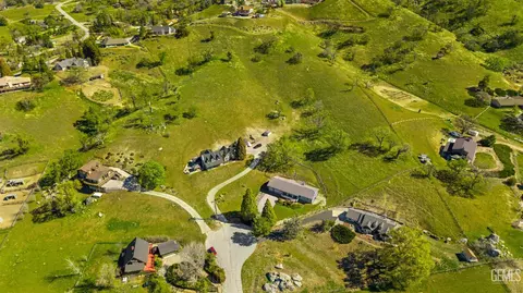 View/Area - 23480 Meadow View Ct, Tehachapi, CA 93561 photo 3 of 5