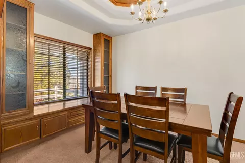Dining - 23480 Meadow View Ct, Tehachapi, CA 93561 photo 1 of 2