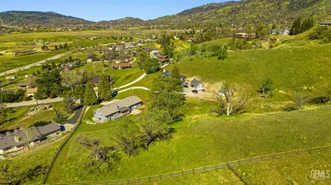 View/Area - 23480 Meadow View Ct, Tehachapi, CA 93561 photo 5 of 5