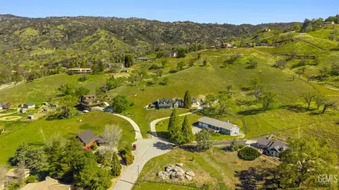 View/Area - 23480 Meadow View Ct, Tehachapi, CA 93561 photo 4 of 5