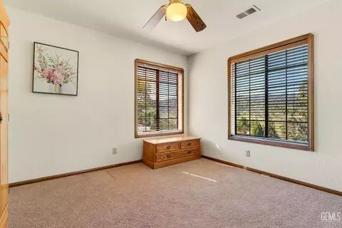 Bedroom - 23480 Meadow View Ct, Tehachapi, CA 93561 photo 4 of 4