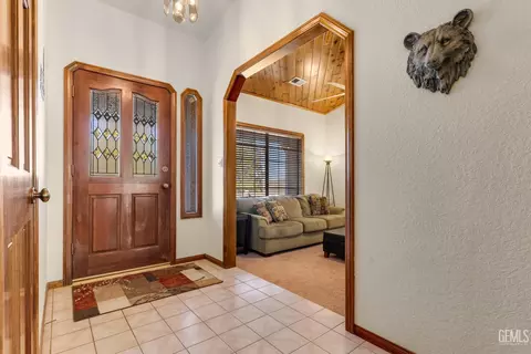Entry Way - 23480 Meadow View Ct, Tehachapi, CA 93561 photo 1 of 1