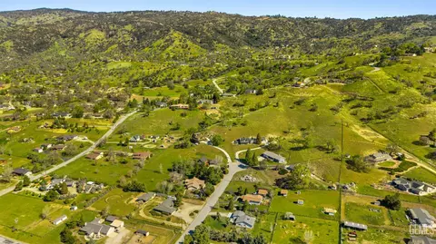 View/Area - 23480 Meadow View Ct, Tehachapi, CA 93561 photo 2 of 5