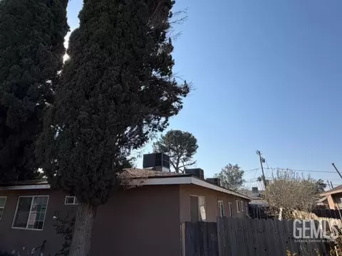 1909 Buena Vista St, Bakersfield, CA 93304