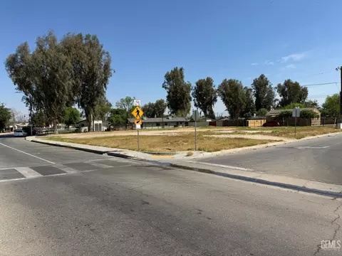 901 Dr Martin L King Jr Blvd, Bakersfield, CA 93307