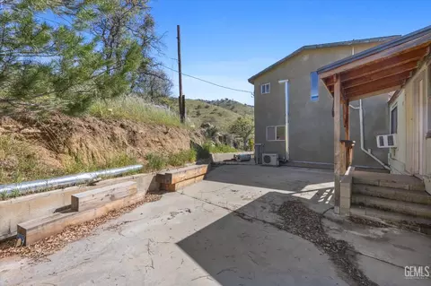 Exterior - 22560 Indian Oak Loop, Caliente, CA 93518 photo 9 of 11