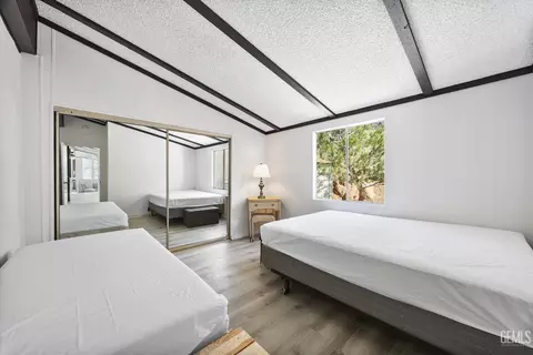 Bedroom - 22560 Indian Oak Loop, Caliente, CA 93518 photo 3 of 6