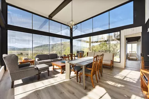 Dining - 22560 Indian Oak Loop, Caliente, CA 93518 photo 2 of 3