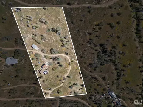 View/Area - 22560 Indian Oak Loop, Caliente, CA 93518 photo 1 of 10