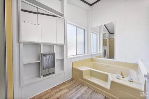 Bath - 22560 Indian Oak Loop, Caliente, CA 93518 photo 2 of 4