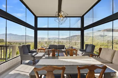 Dining - 22560 Indian Oak Loop, Caliente, CA 93518 photo 3 of 3