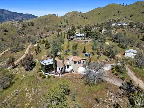 View/Area - 22560 Indian Oak Loop, Caliente, CA 93518 photo 7 of 10
