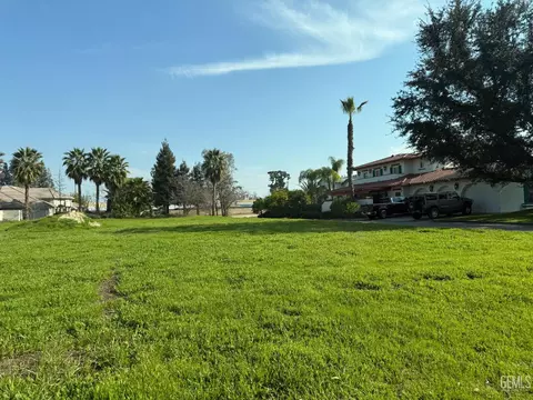 360 Garnsey Ave, Bakersfield, CA 93309