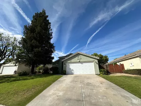 Exterior - 8806 Rollingbay Dr, Bakersfield, CA 93312 photo 8 of 8