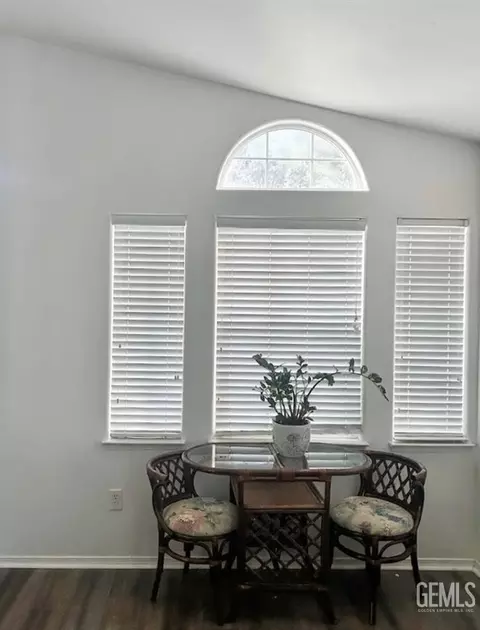 Dining - 8806 Rollingbay Dr, Bakersfield, CA 93312 photo 1 of 1