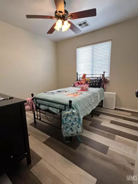 Bedroom - 8806 Rollingbay Dr, Bakersfield, CA 93312 photo 2 of 2