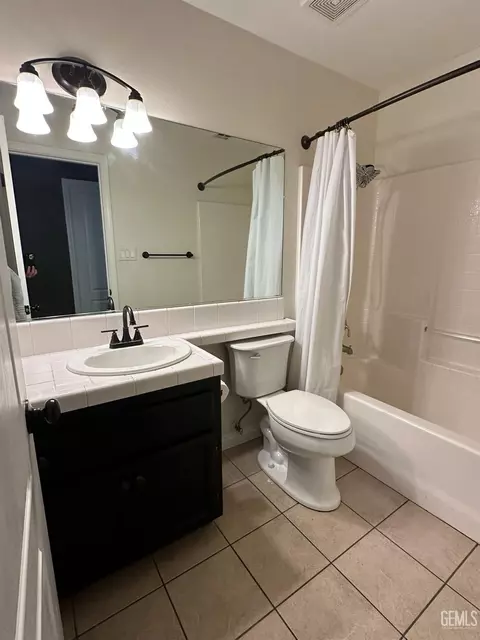 Bath - 8806 Rollingbay Dr, Bakersfield, CA 93312 photo 2 of 2