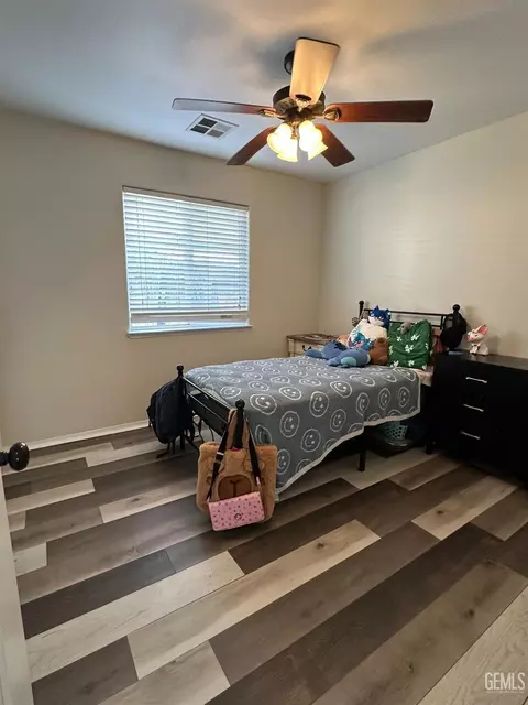 Bedroom - 8806 Rollingbay Dr, Bakersfield, CA 93312 photo 1 of 2