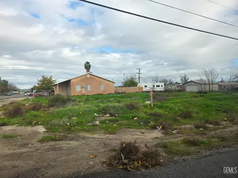 228 Eastern Ave, Taft, CA 93268