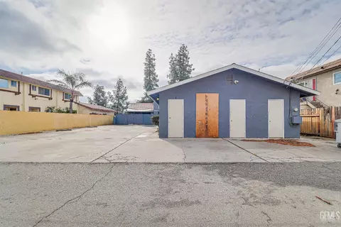 Exterior - 3840 White Ln, Bakersfield, CA 93309 photo 4 of 4