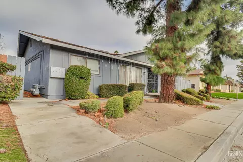 Exterior - 3840 White Ln, Bakersfield, CA 93309 photo 2 of 4