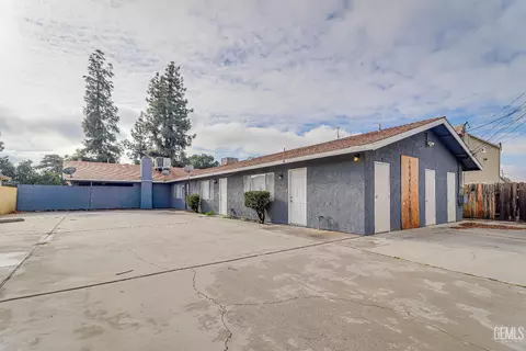 Exterior - 3840 White Ln, Bakersfield, CA 93309 photo 3 of 4