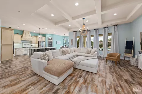 15521 Georges Letour Ave, Bakersfield, CA 93314
