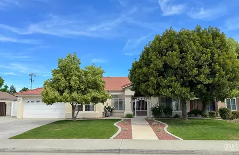 9320 Quail Brook Ct, Bakersfield, CA 93312