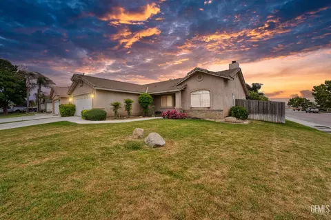 12619 Sawtooth Ave, Bakersfield, CA 93312