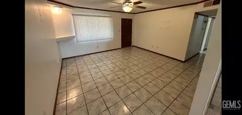 Living - 344 Atkinson, Shafter, CA 93263 photo 2 of 2