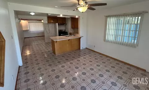 Living - 344 Atkinson, Shafter, CA 93263 photo 1 of 2