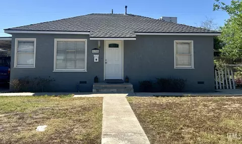 139 Spruce St, Bakersfield, CA 93304