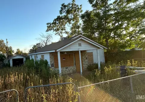 211 E Harding Ave, Bakersfield, CA 93308