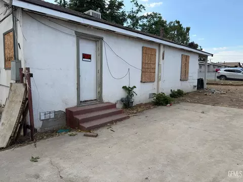 211 E Harding Ave, Bakersfield, CA 93308 photo 4