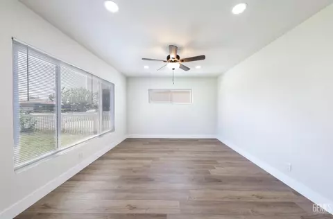 Living - 4103 Gordon St, Bakersfield, CA 93307 photo 5 of 5