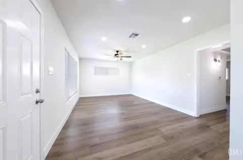 Living - 4103 Gordon St, Bakersfield, CA 93307 photo 2 of 5