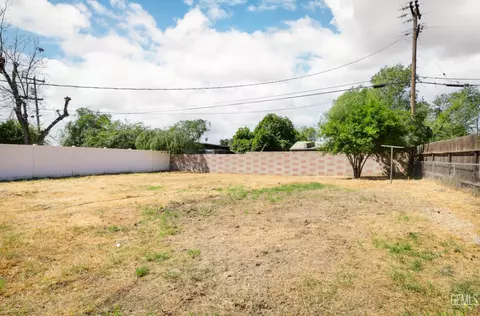Exterior - 4103 Gordon St, Bakersfield, CA 93307 photo 4 of 4