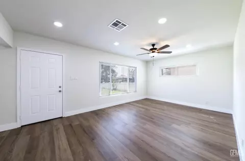 Living - 4103 Gordon St, Bakersfield, CA 93307 photo 3 of 5