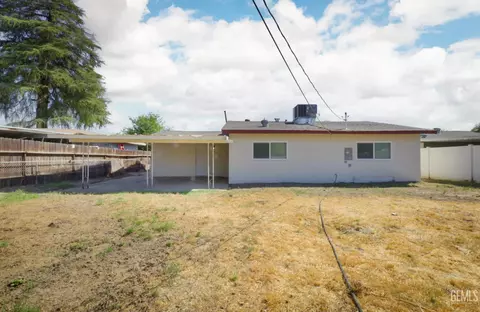 Exterior - 4103 Gordon St, Bakersfield, CA 93307 photo 3 of 4