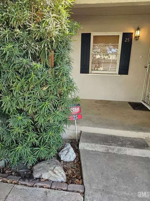 25 Lincoln St, Bakersfield, CA 93305