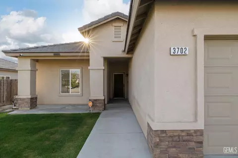 Entry Way - 3702 Balvicar Dr, Bakersfield, CA 93306 photo 1 of 7