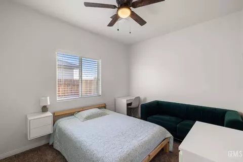 Bedroom - 3702 Balvicar Dr, Bakersfield, CA 93306 photo 6 of 7