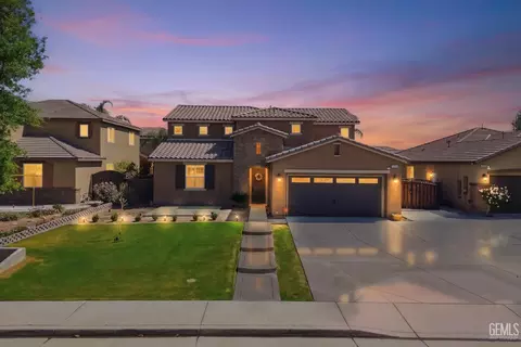 8216 Coral Point Ct, Bakersfield, CA 93313